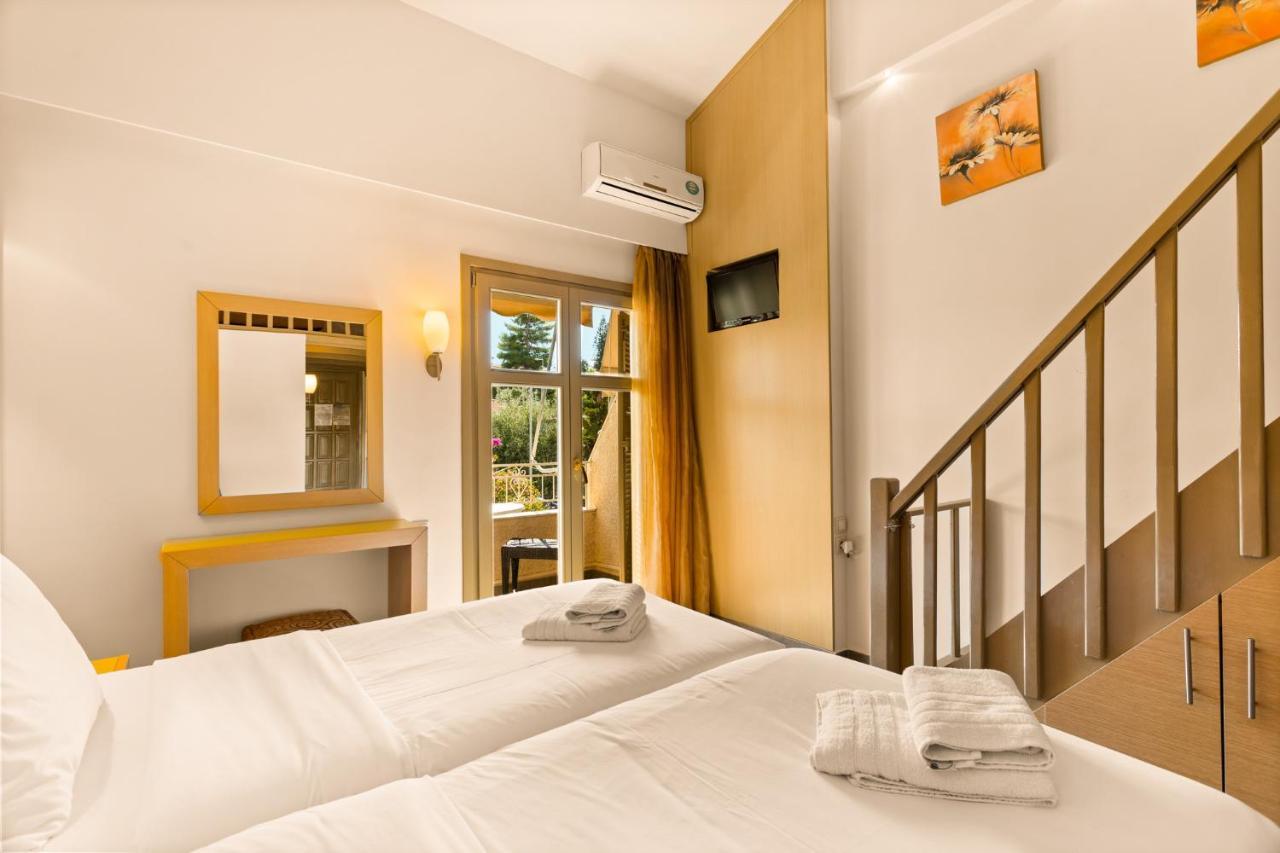 Kalogria Aparthotel Stoupa Bagian luar foto