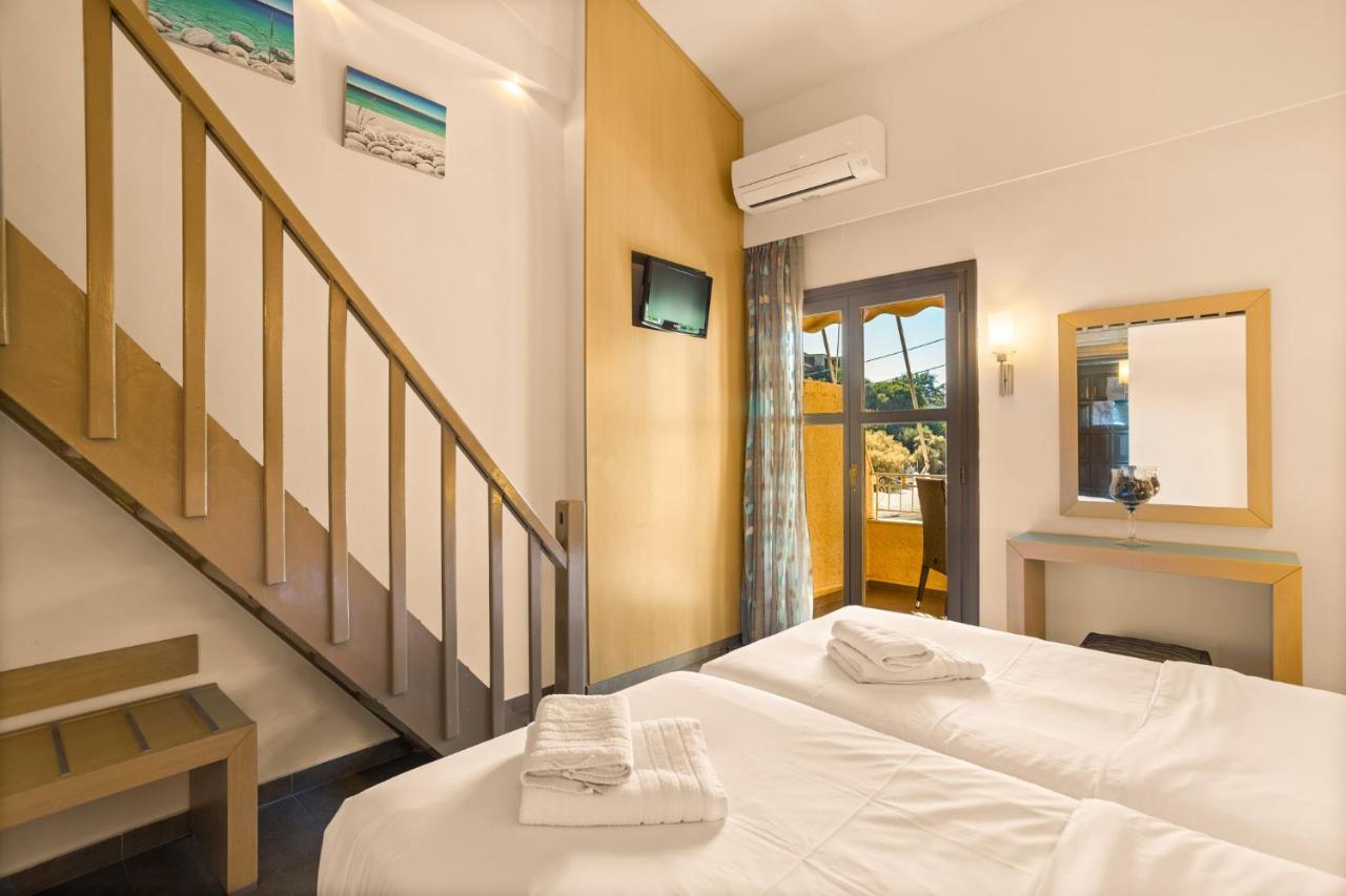 Kalogria Aparthotel Stoupa Bagian luar foto