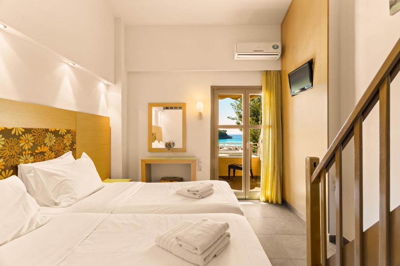 Kalogria Aparthotel Stoupa Bagian luar foto