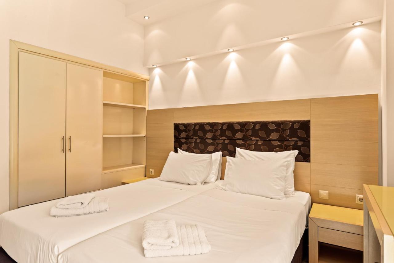 Kalogria Aparthotel Stoupa Bagian luar foto